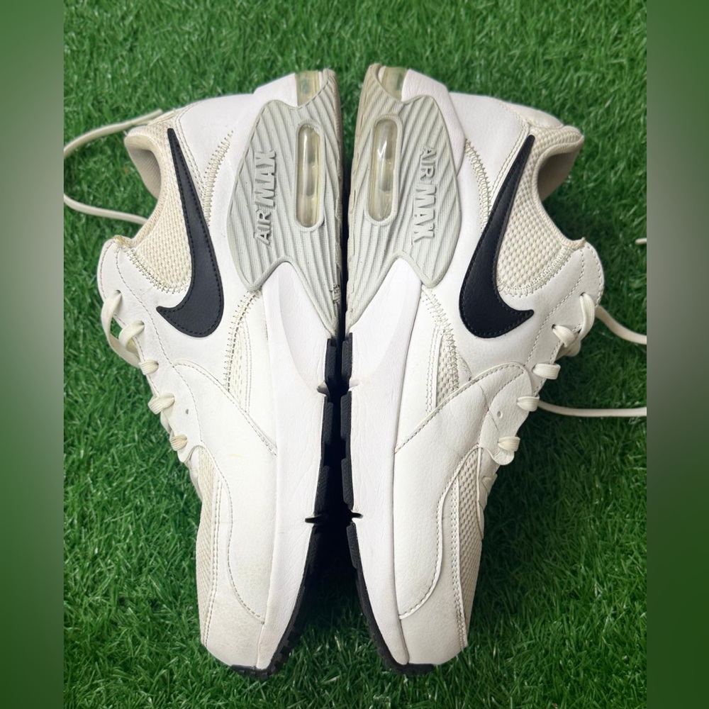 Nike Air Max Excee
White Size 12